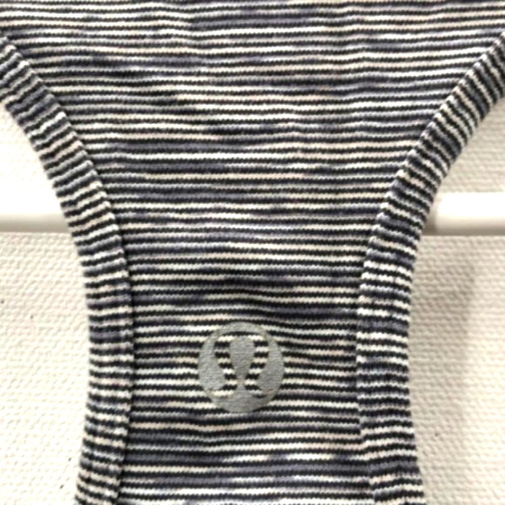 Lululemon Womens Black White Striped Sleeveless Scoop Neck Racerback Tank - Picture 5 of 9